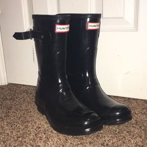 Hunter black glossy short rain boots - US size 7